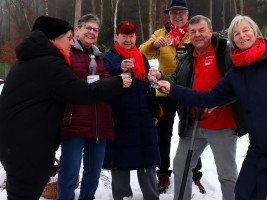 Das bei der symbolischen Pflanzaktion genutzte "Angießwasser" hatte (um das Einfrieren zu verhindern) 40 Umdrehungen.
